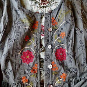 Gudrun Sjoden Grey Embroidered Tunic Blouse Top US Size Small Floral